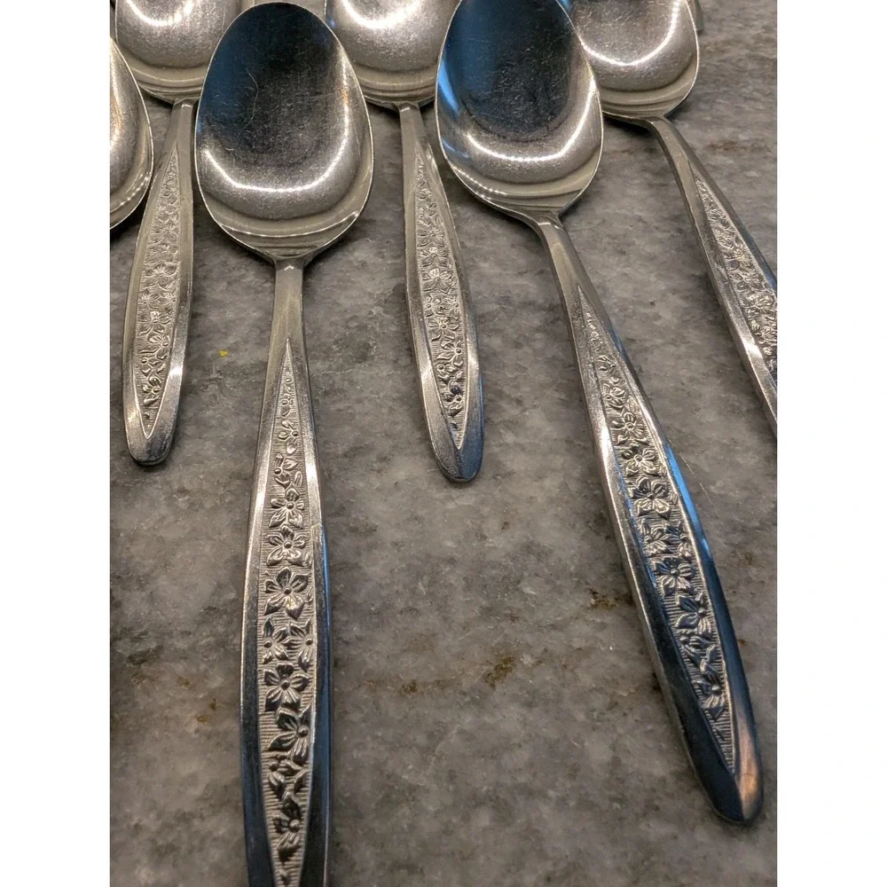 N/A knives spoons